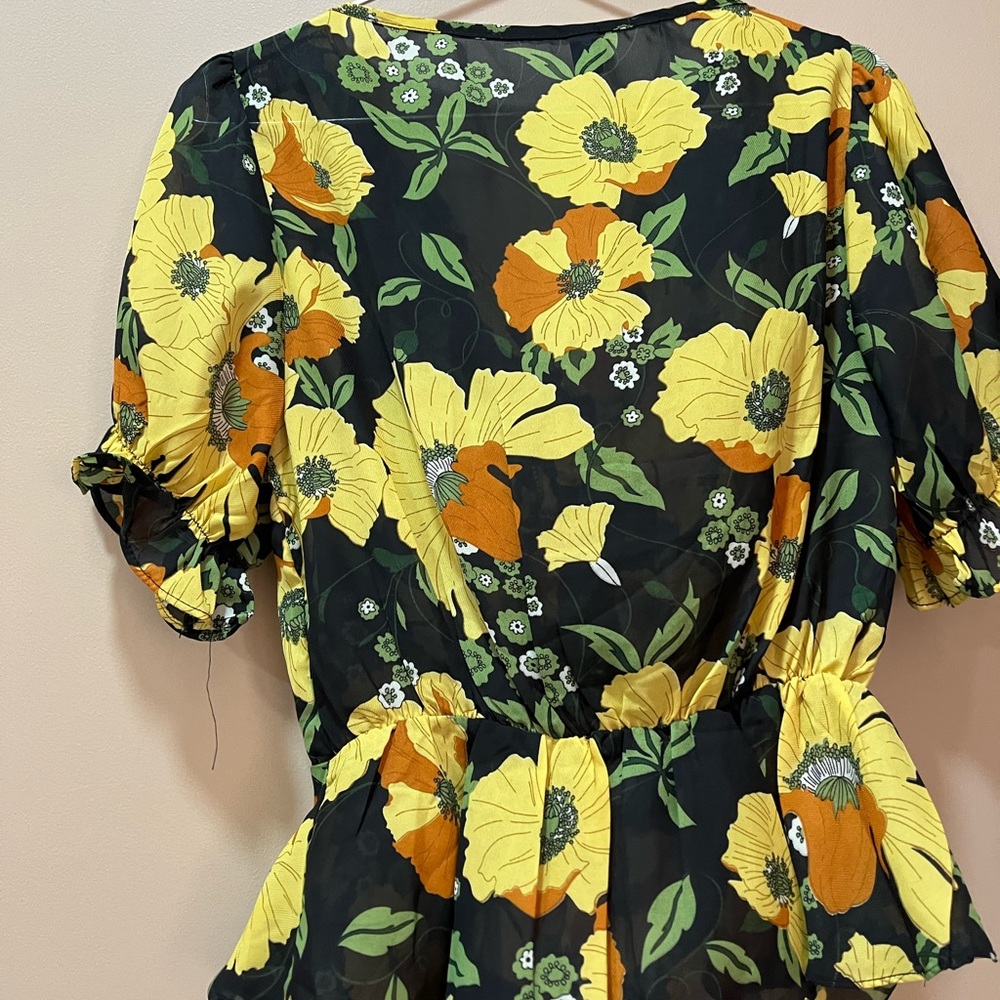 Floral print top - Picture 2 of 4